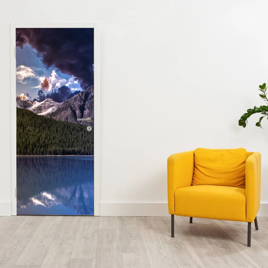 Fototapeta na dvere - Jazero a hory (95x205cm)