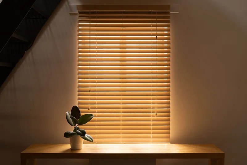 Okenné žalúzie - svetlohnedé Dĺžka žalúzií: 130 cm, Šírka žaluzie: 70 cm