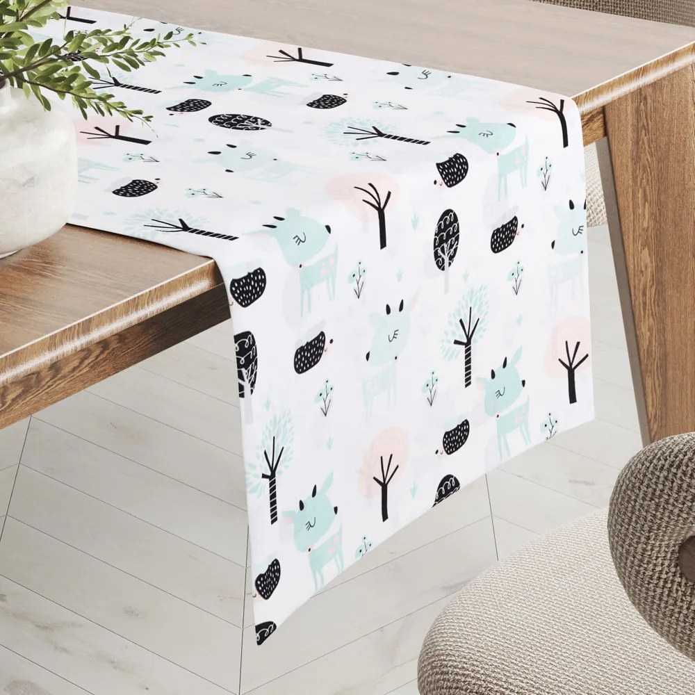 Biante Detský bavlnený behúň na stôl Sandra SA-369 Srnčekovia a ježkovia v lese 45x140 cm