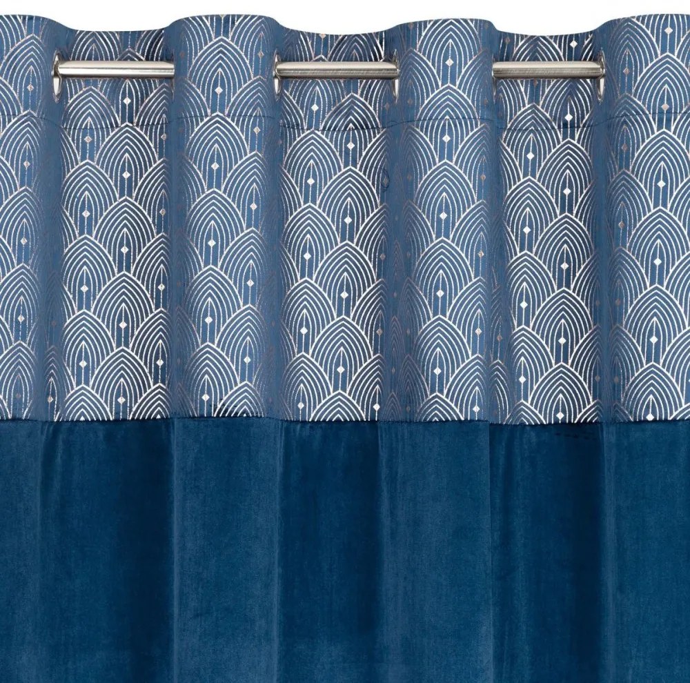 Modrý zamatový záves so zavesením na kruhy s lesklým ornamentálnym pásom 140 x 250 cm