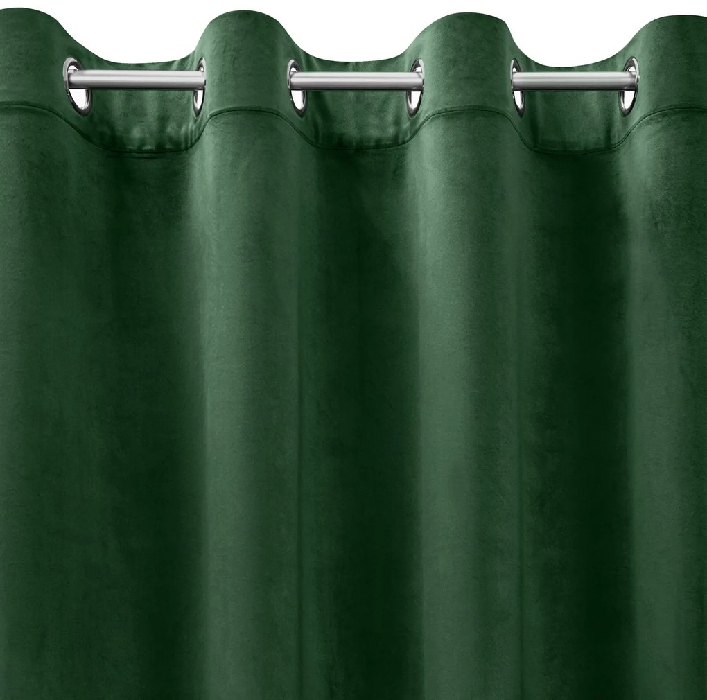 ZATEMŇOVACÍ ZÁVES NA KRÚŽKOCH DARLA SADA 2KS 140X250 CM TMAVOZELENÁ