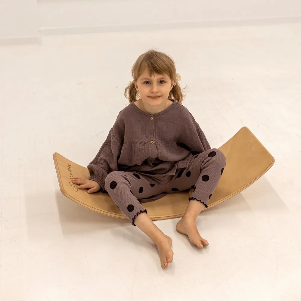 Sivá/v prírodnej farbe balančná doska z borovicového dreva 80x30x18 cm Montessori – Meowbaby