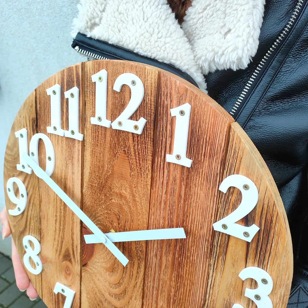 Dřevěné nástěnné hodiny Patron 40 cm hnědé/bílé