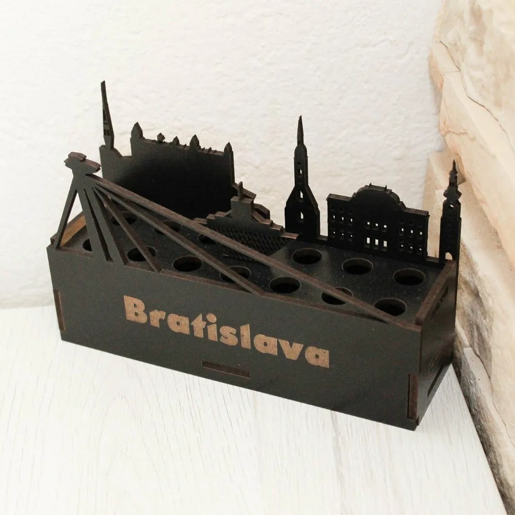 Drevený stojan na perá - Bratislava | DUBLEZ