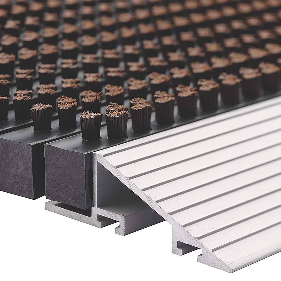 Vonkajšia čistiaca rohož s hliníkovým nájazdom Outline 35 x 80 x 2,2 cm, čierna