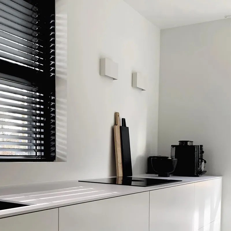 Moderná nástenná lampa biela - Otan