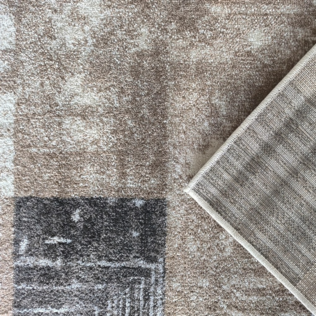 DY Hnedý koberec s geometrickým vzorom Panamero 24 Rozmer: 120x170 cm