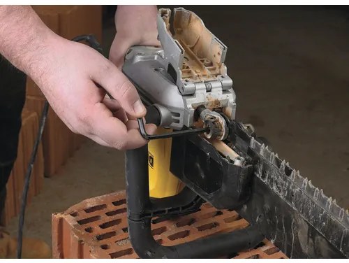 Píla na tehly DeWalt Alligator DWE398