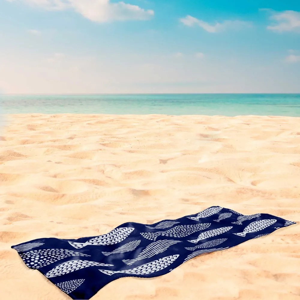 Tmavomodrá plážová osuška 90x180 cm Fish - DecoKing