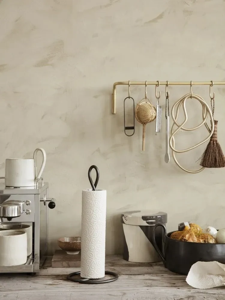 ferm LIVING Kovová tyč do kuchyne + 6 háčikov Brass