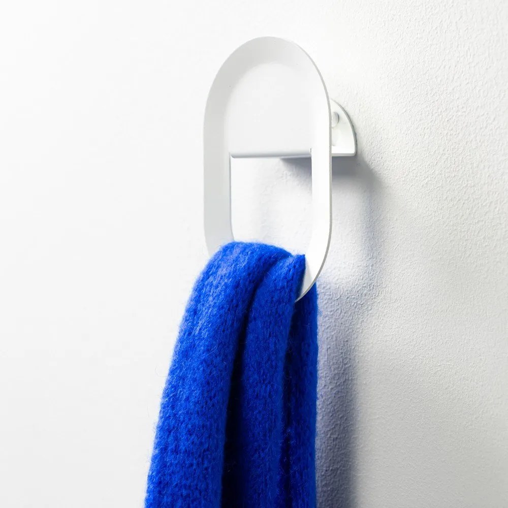 Biely nástenný oceľový háčik Coucou – Spinder Design