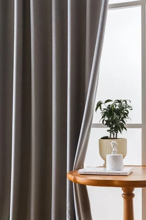 Zatemňovacie závesy VELVET svetlosivé 140x250 cm (2 ks), kovové krúžky