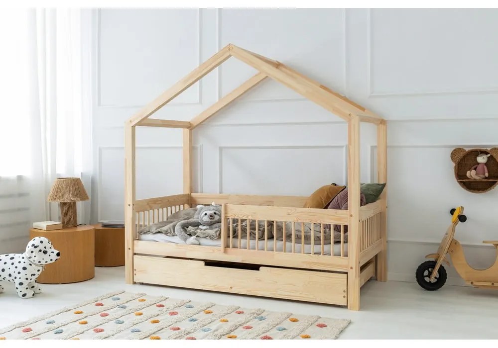 Domčeková detská posteľ z borovicového dreva s úložným priestorom a výsuvným lôžkom v prírodnej farbe 90x190 cm Mila RMW – Adeko