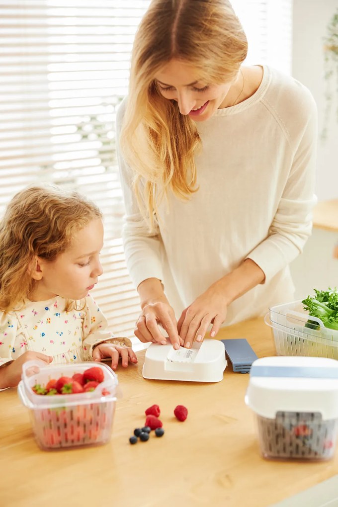 2. akosť - Špeciálny box na ovocie a zeleninu, s ventiláciou a filtrom, do chladničky, Fridge Fresh, 6,4l - modrý