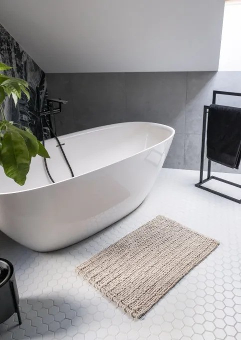 Kúpeľňový koberček sivý