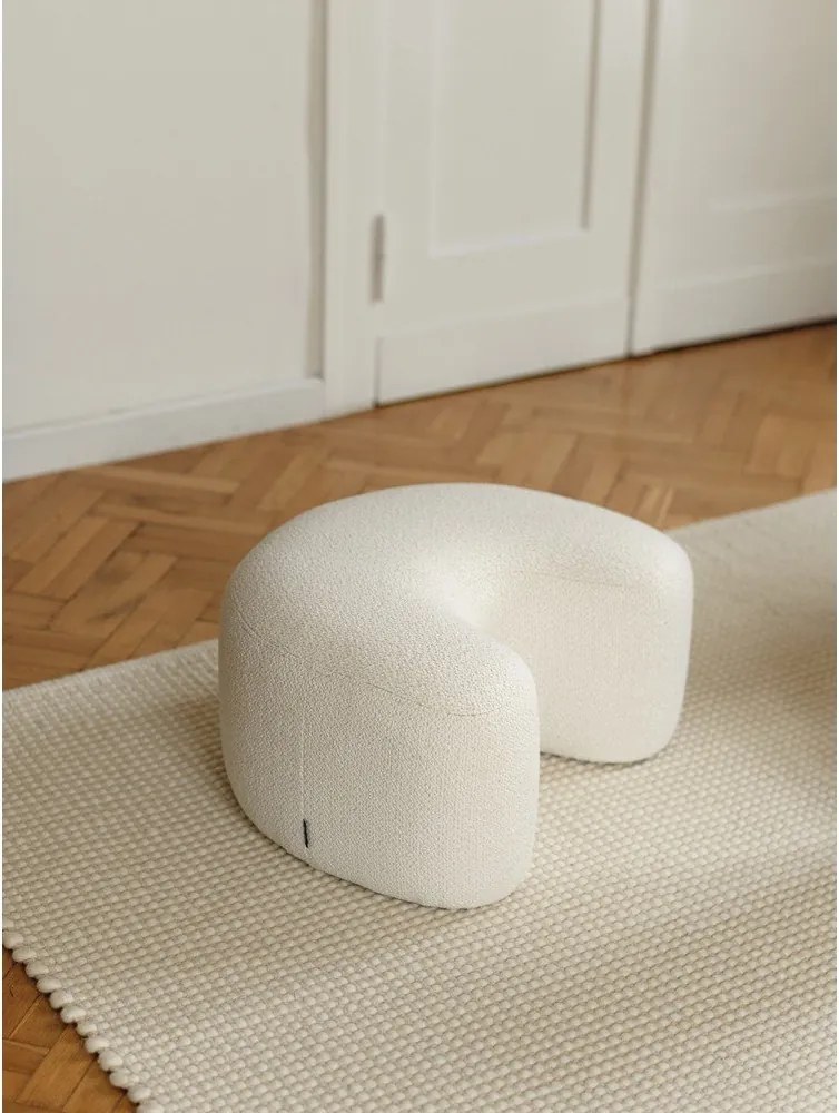 Béžový taburet z textílie buklé Ü – noo.ma