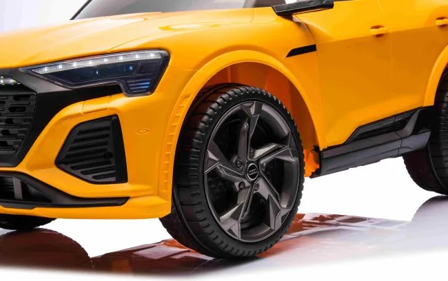 Elektrické autíčko Audi SQ8 žlté