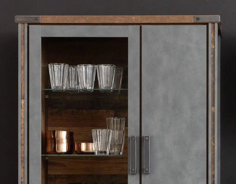 Vysoká vitrína Prime, vintage optika dreva