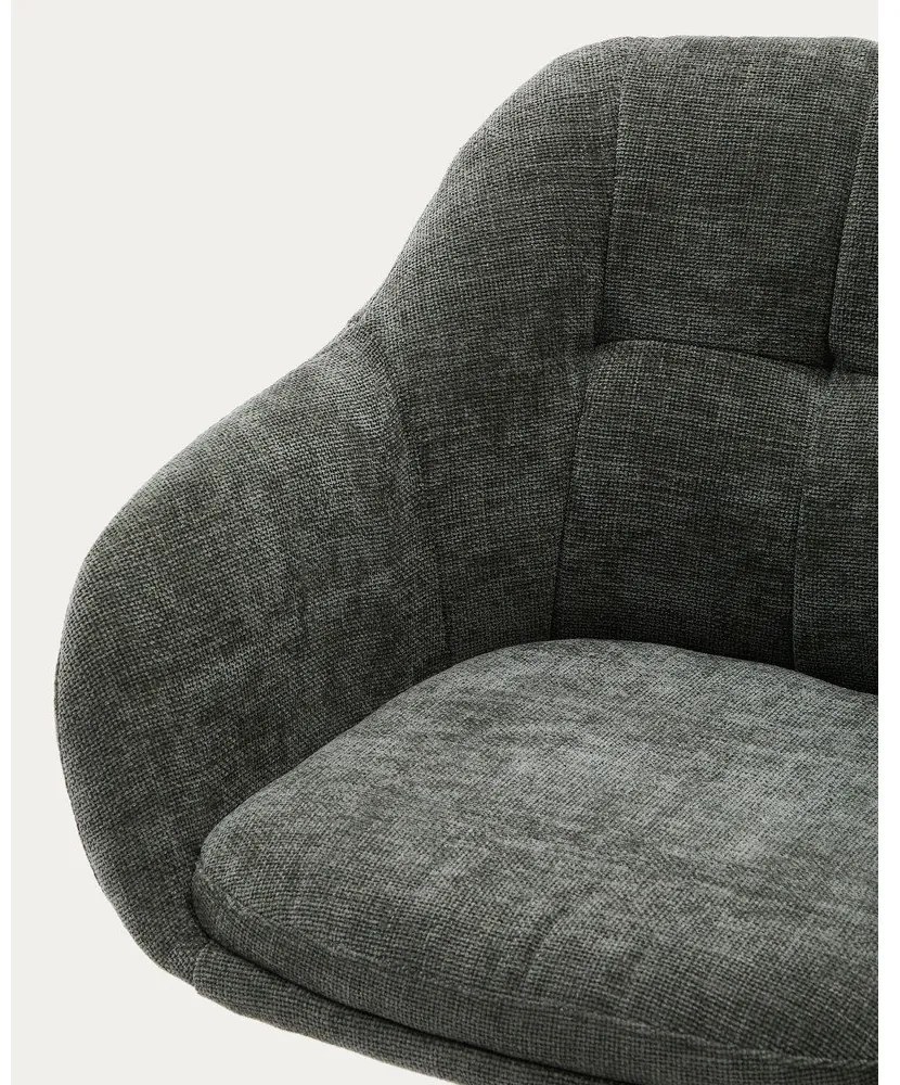 Tmavozelené čalúnené jedálenské kreslo s podrúčkami Dorina – Kave Home