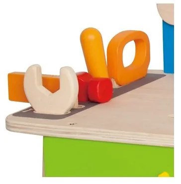 Pracovný stôl s náradím