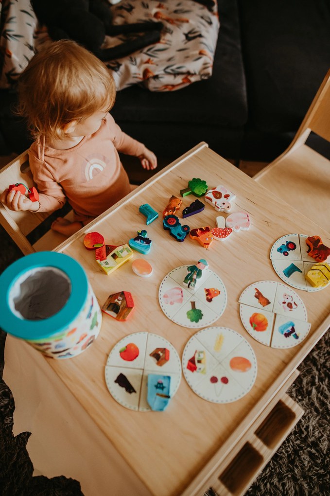 Vilac – drevená hra Hmataj a nájdi – farma