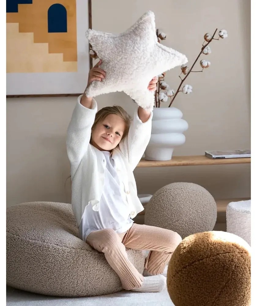 Krémový detský pohovkový vankúš z textílie buklé Star – Wigiwama