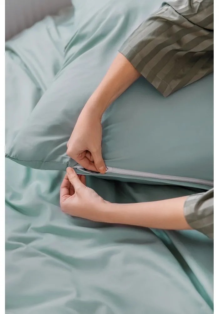Zelené obliečky na dvojlôžko z mikrosaténu 200x200 cm Basic – Bonami Essentials