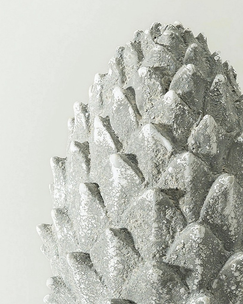 Dekoratívna figúrka Pinecone Grey 15x15x30 cm