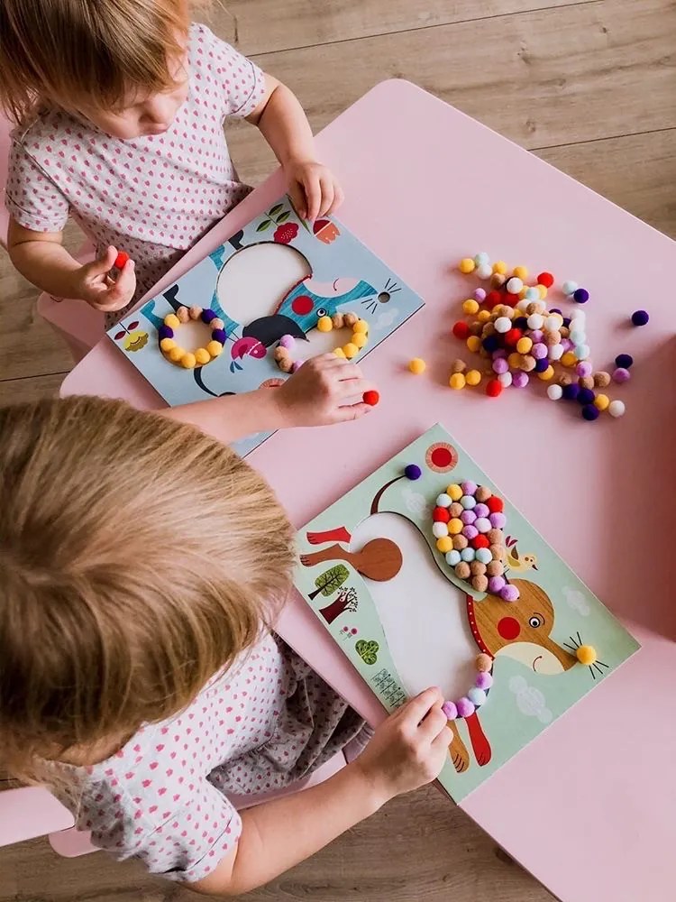 Výtvarná hra – koláž z brmbolcov – psíky