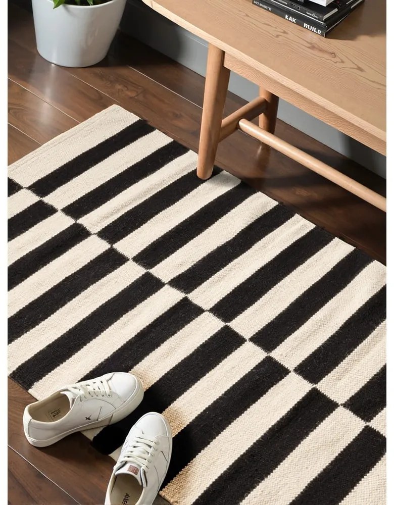 Čierno-biely obojstranný ručne tkaný vlnený koberec 80x150 cm Donna – Hanse Home