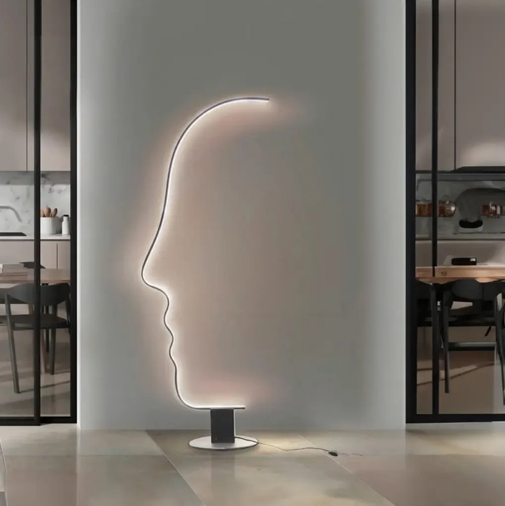 Dizajnová stojaca lampa Face