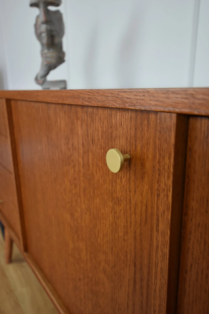 MOOD SELECTION Sideboard Classy Brown with handles ROZMER CM: Š-190 x H-40 cm x V-75 cm