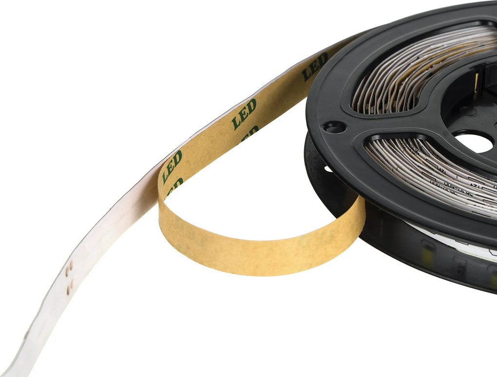 ECOLIGHT LED pásik - SMD 5050 - RGB - 5m - 30LED/m - 7,2 W/h - IP20 - s konektorom