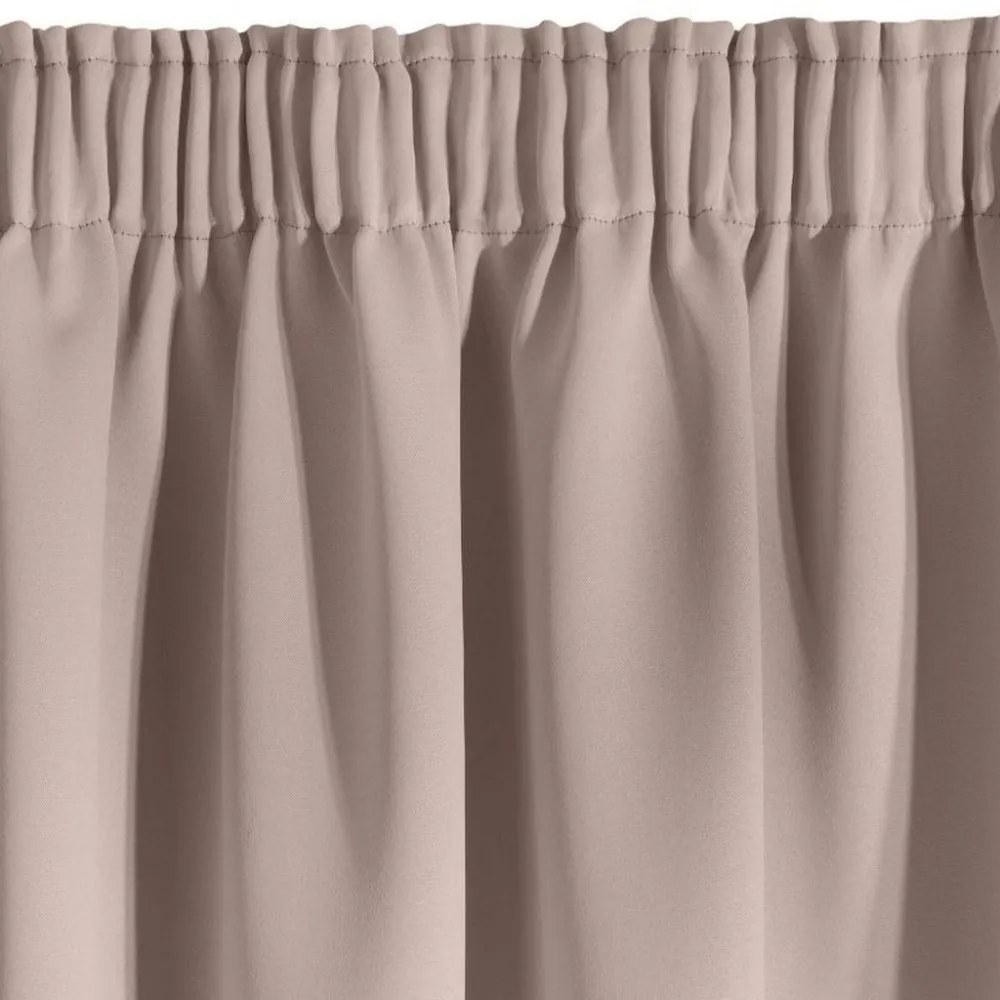 Jednofarebné závesy v pudrovej farbe so zavesením na štipce 135 x 270 cm