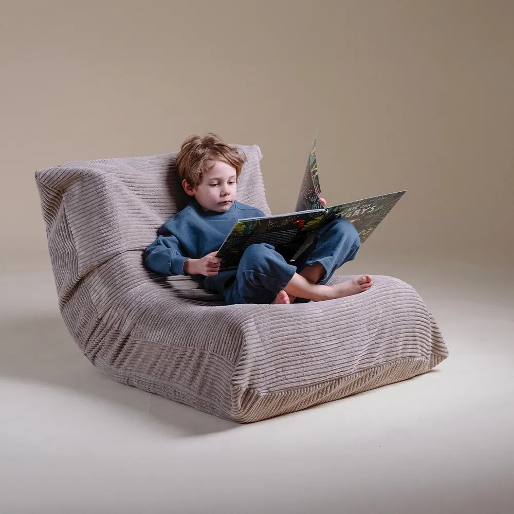 Detské ergonomické kreslo MOONI – zelená, prémiový manšester