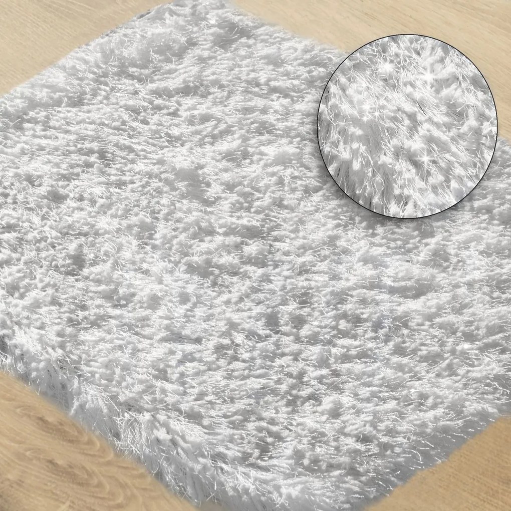 DomTextilu Biely kúpeľňový koberec so striebornou niťou 50 x 70 cm Šírka: 50 cm | Dĺžka: 70 cm 44467-208044