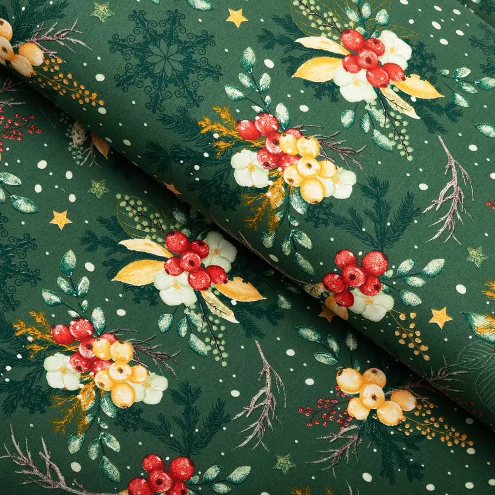 Biante Bavlnený behúň na stôl Sandra SA-713 Vianočné cezmíny na zelenom 35x180 cm