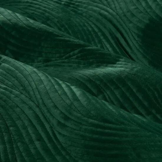 Kvalitný prešívaný prehoz na posteľ tmavo zelenej farby