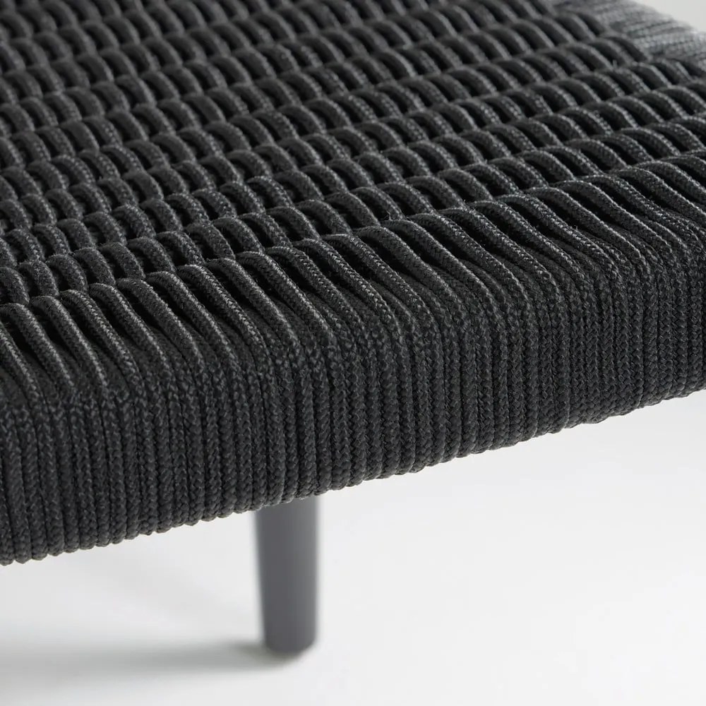 Čierna záhradná stolička z eukalyptového dreva Kave Home Glynis