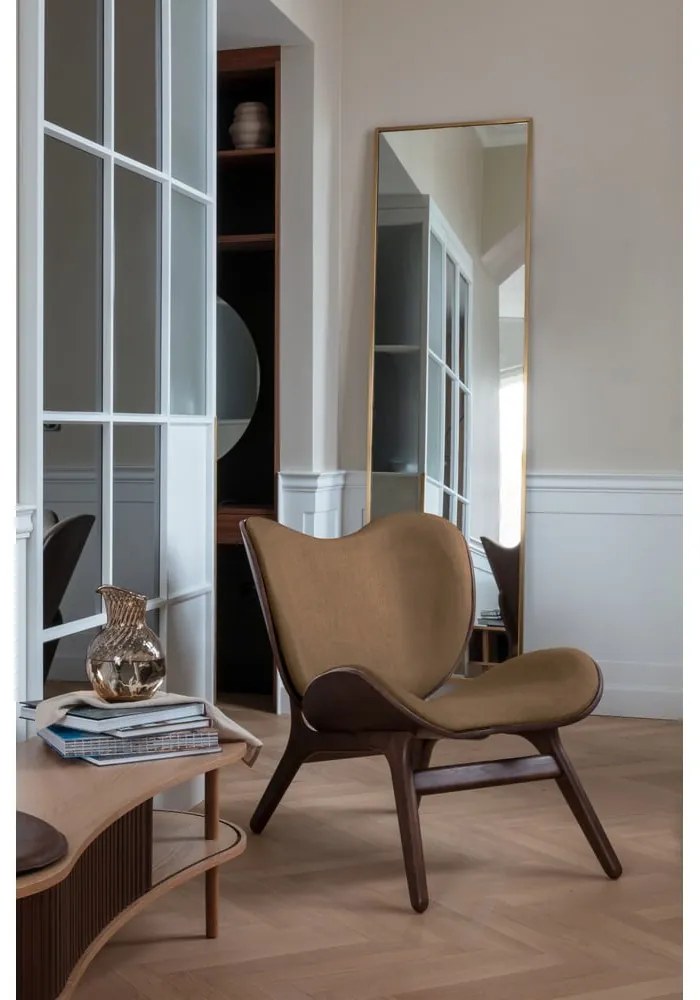 Oranžové kreslo A Conversation Piece – UMAGE