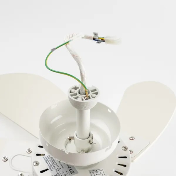 ZEVENTI - Stropný ventilátor FAMARA 1xE14/60W/230V biela