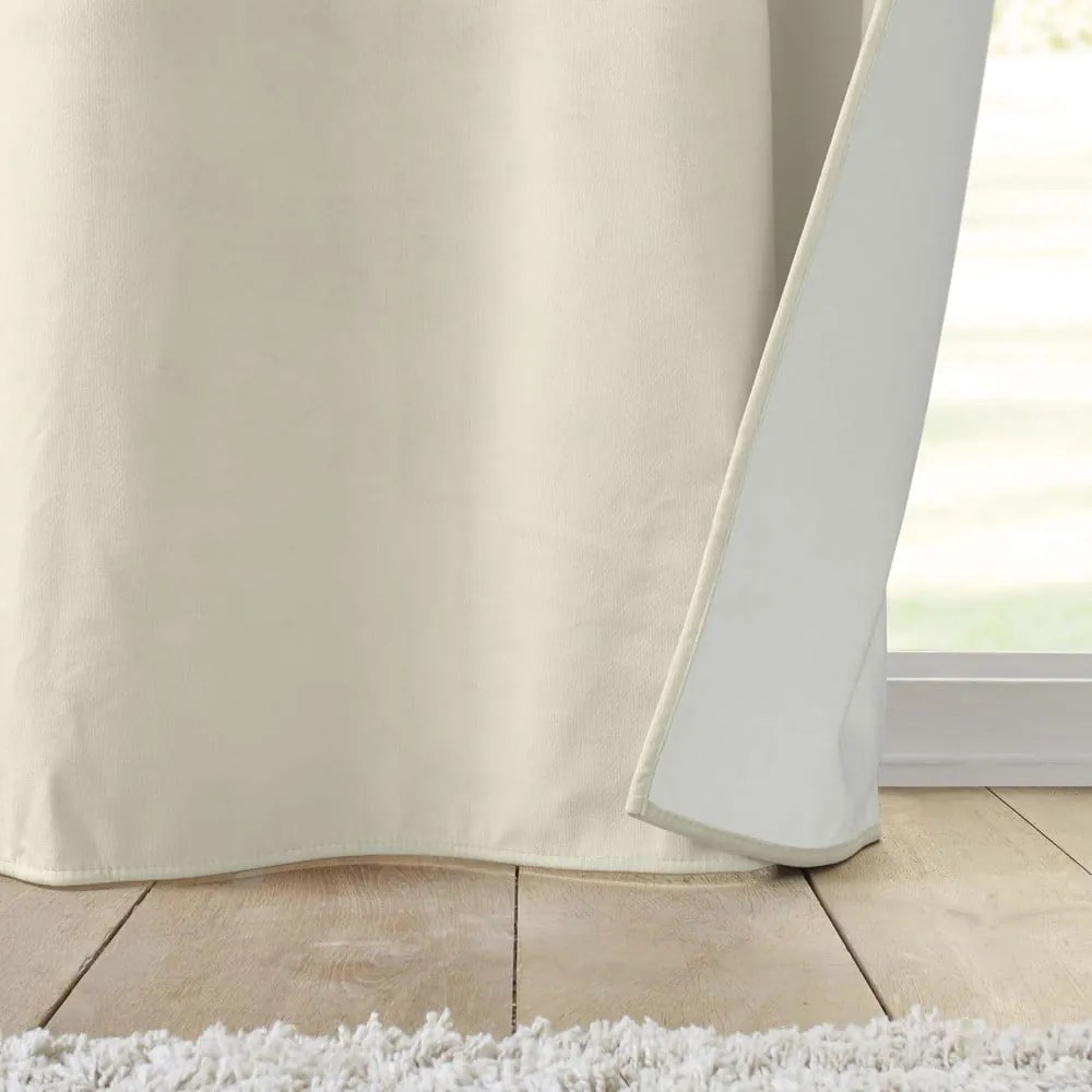 Krémový zamatový termo záves 140x260 cm Polarchic – douceur d'intérieur