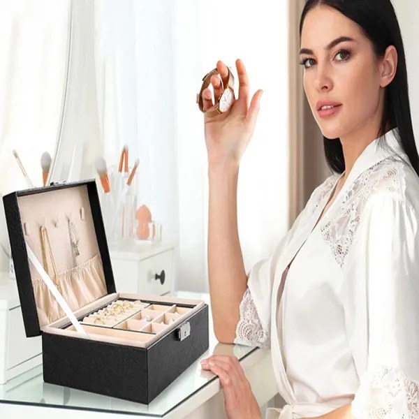 Elegantná šperkovnica a organizér na bižutériu - čierna