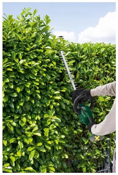 Parkside®  Aku nožnice na živý plot Phsa 20-Li C3 + Smart akumulátor 20 V/4Ah Paps 204 A1 + Nabíjačka 20 V/4,5 A PLG 20 C3  (800010764)