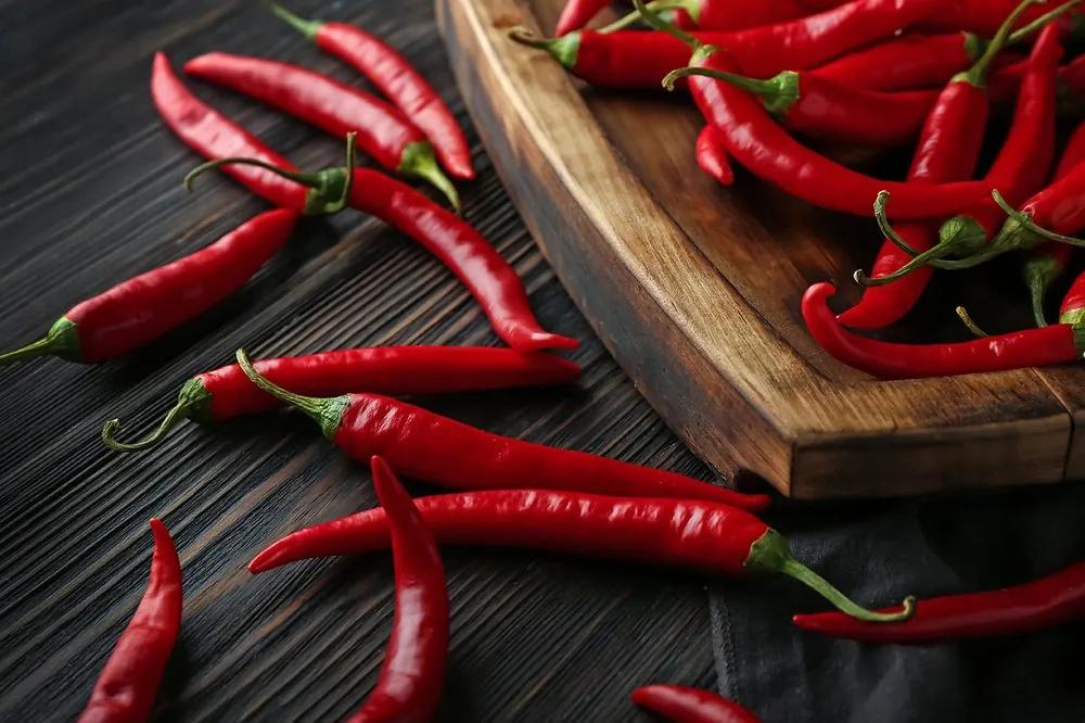 Fototapeta pálivé chilli papričky