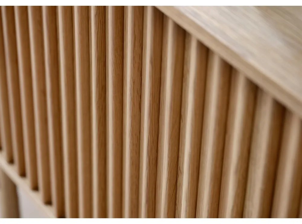 Nízka komoda v dekore duba v prírodnej farbe 160x73 cm Carno – Unique Furniture