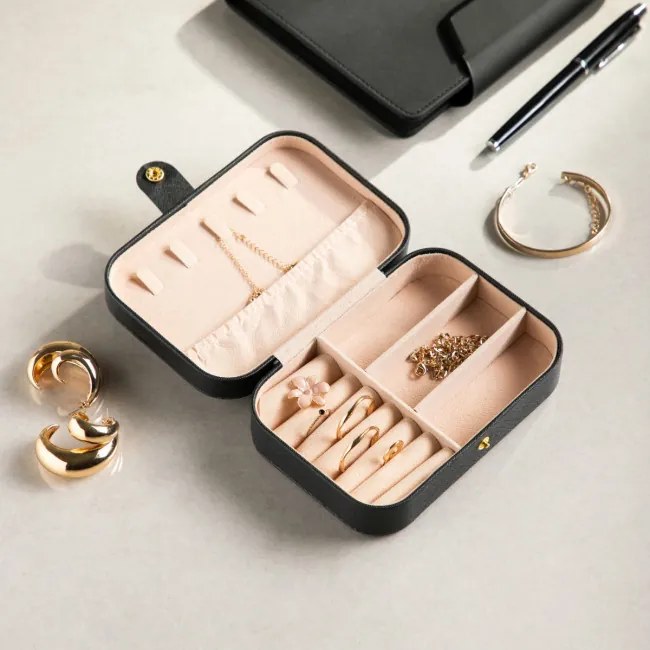 Šperkovnica CARNIVAL čierna 726460