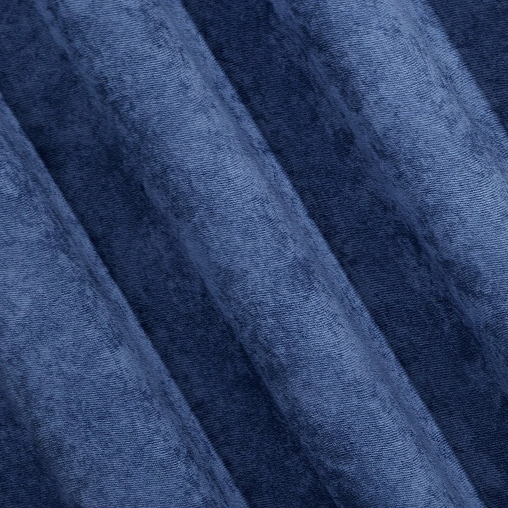 ZATEMŇOVACÍ ZÁVES NA KRÚŽKOCH ANISA 140X250 CM NÁMORNÍCKA MODRÁ
