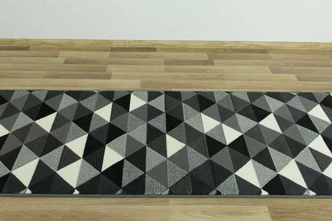 Behúň Luna 503430/56911 - trojuholníky