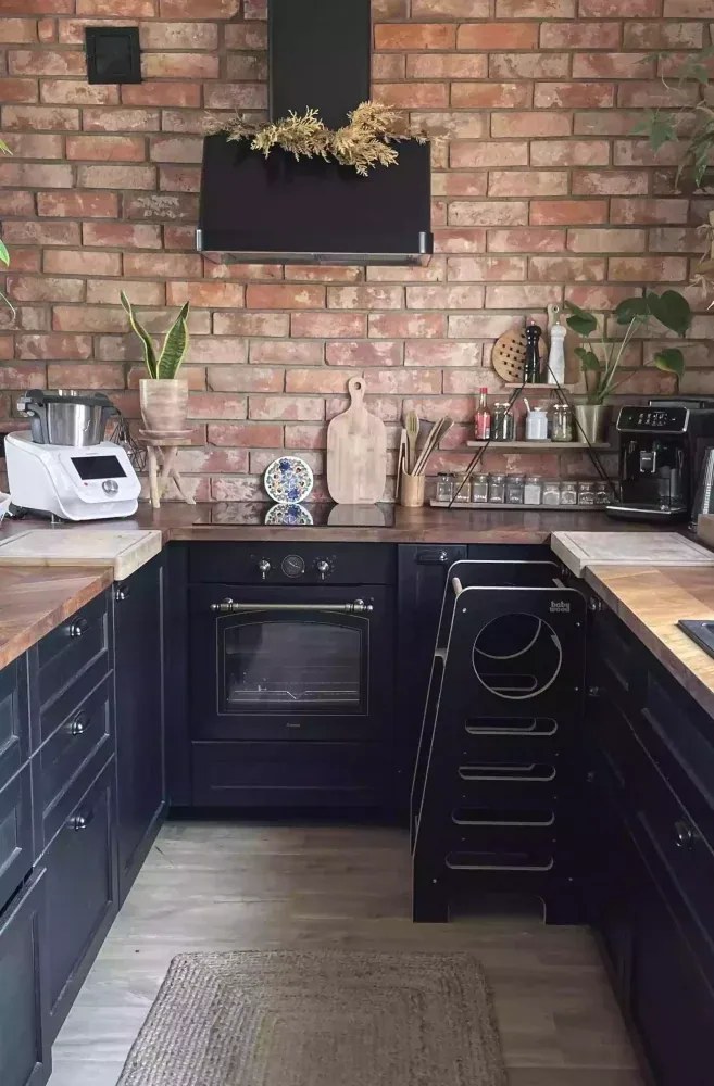 Montessori učiaca detská veža stredná čierna